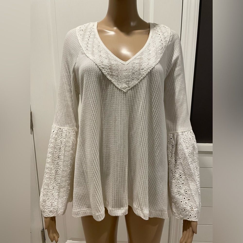 NWOT Waffle Knit Eyelet Top size M